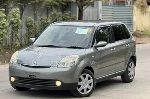 Mazda Verisa 2005 Gray