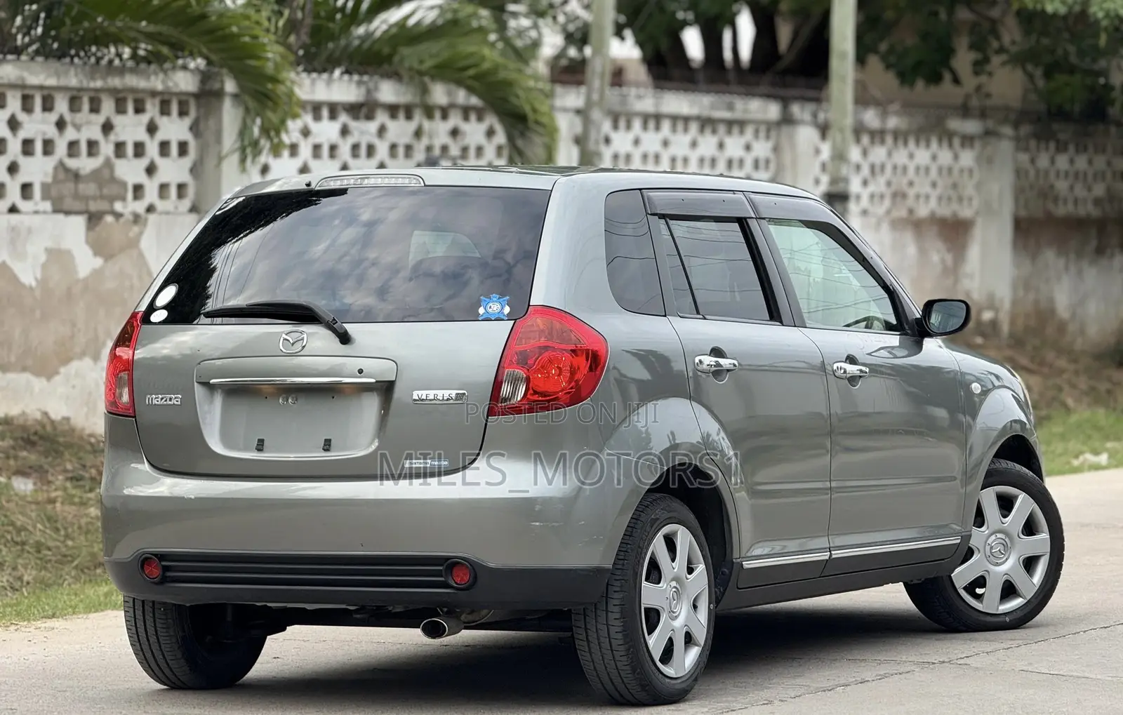 Mazda Verisa 2005 Gray