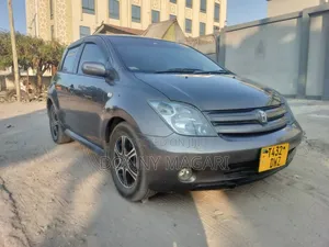 Toyota IST 2004 Gray