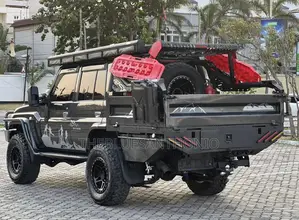 Toyota Land Cruiser 2010 Gray