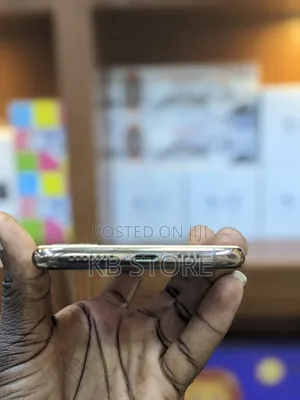 Apple iPhone 11 Pro Max 64 GB Gold