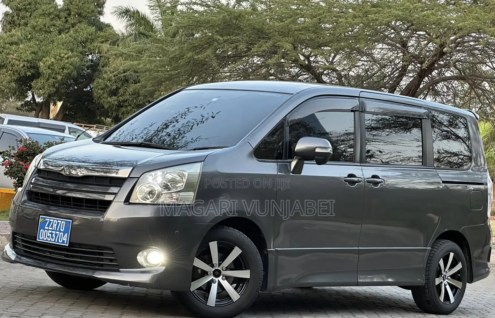 Toyota Noah 2008 Gray