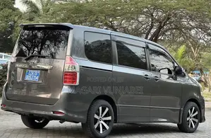 Toyota Noah 2008 Gray