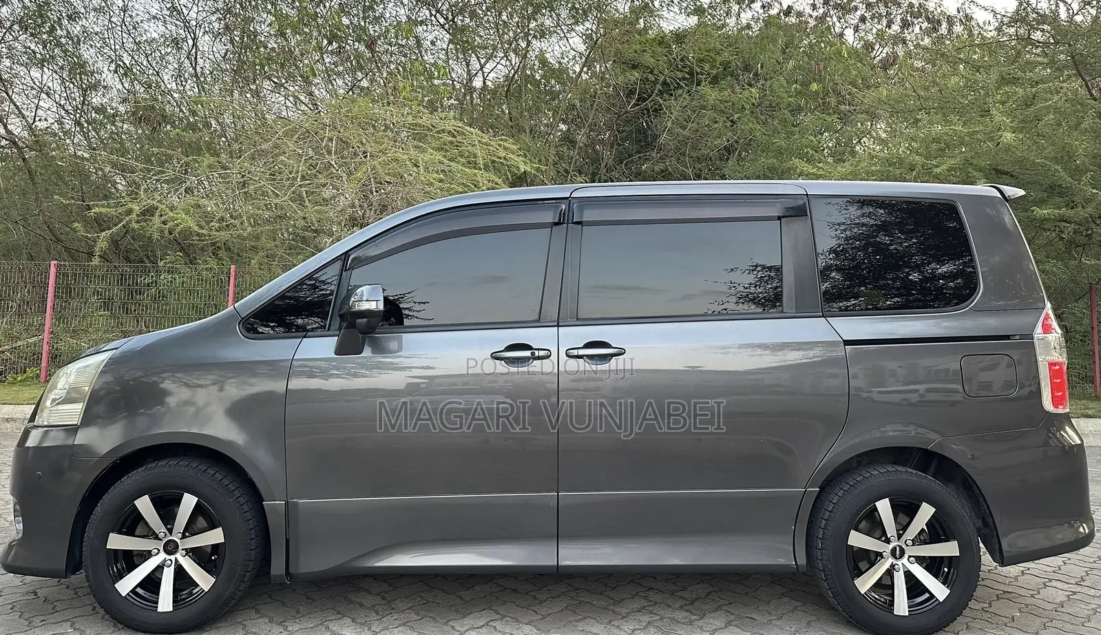 Toyota Noah 2008 Gray
