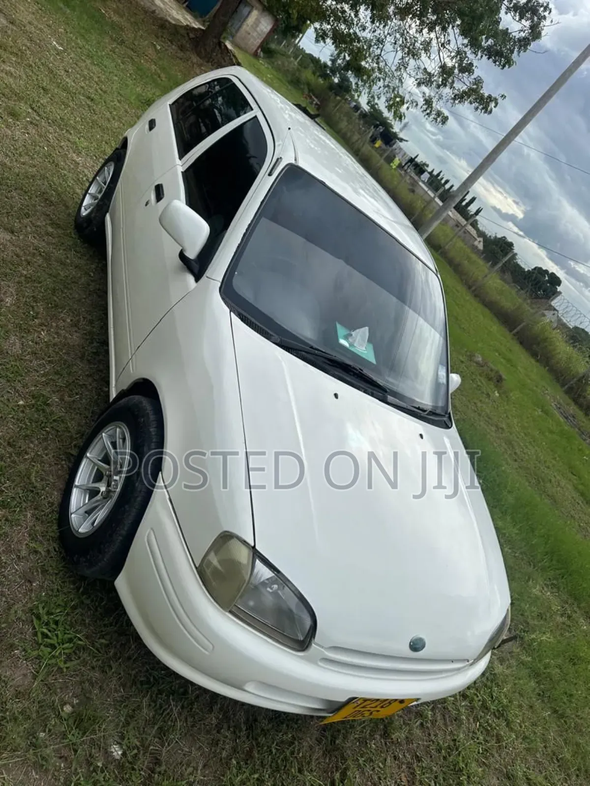 Toyota Starlet 2000 White