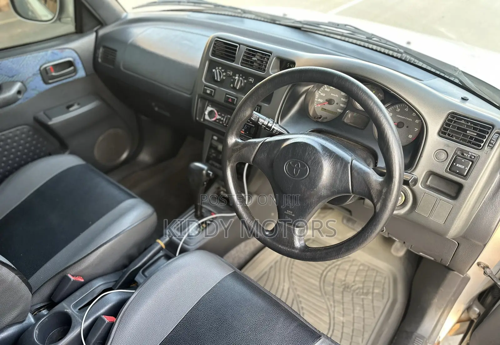 Toyota RAV4 1999 Silver