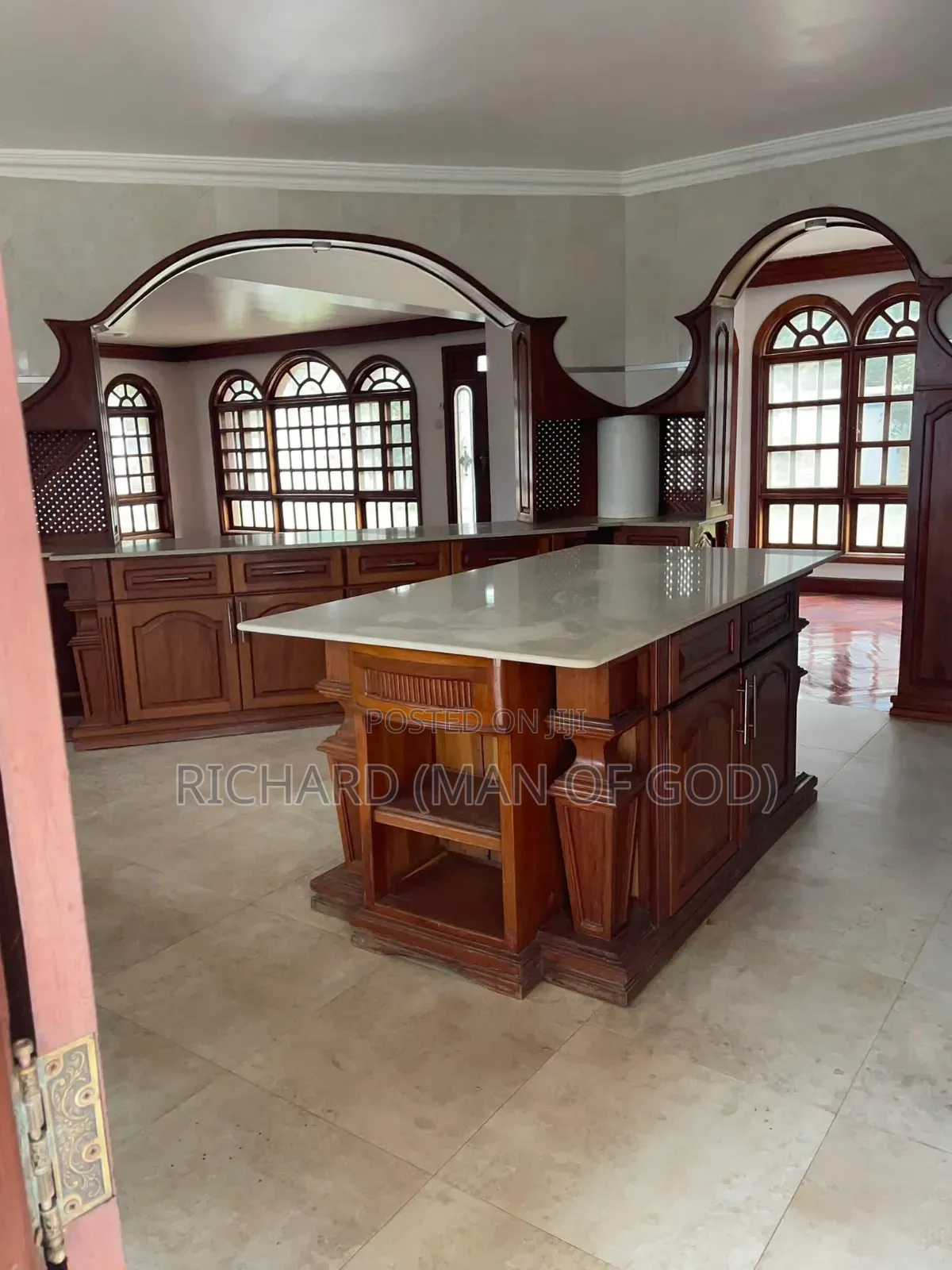 6bdrm Mansion in Arusha for rent