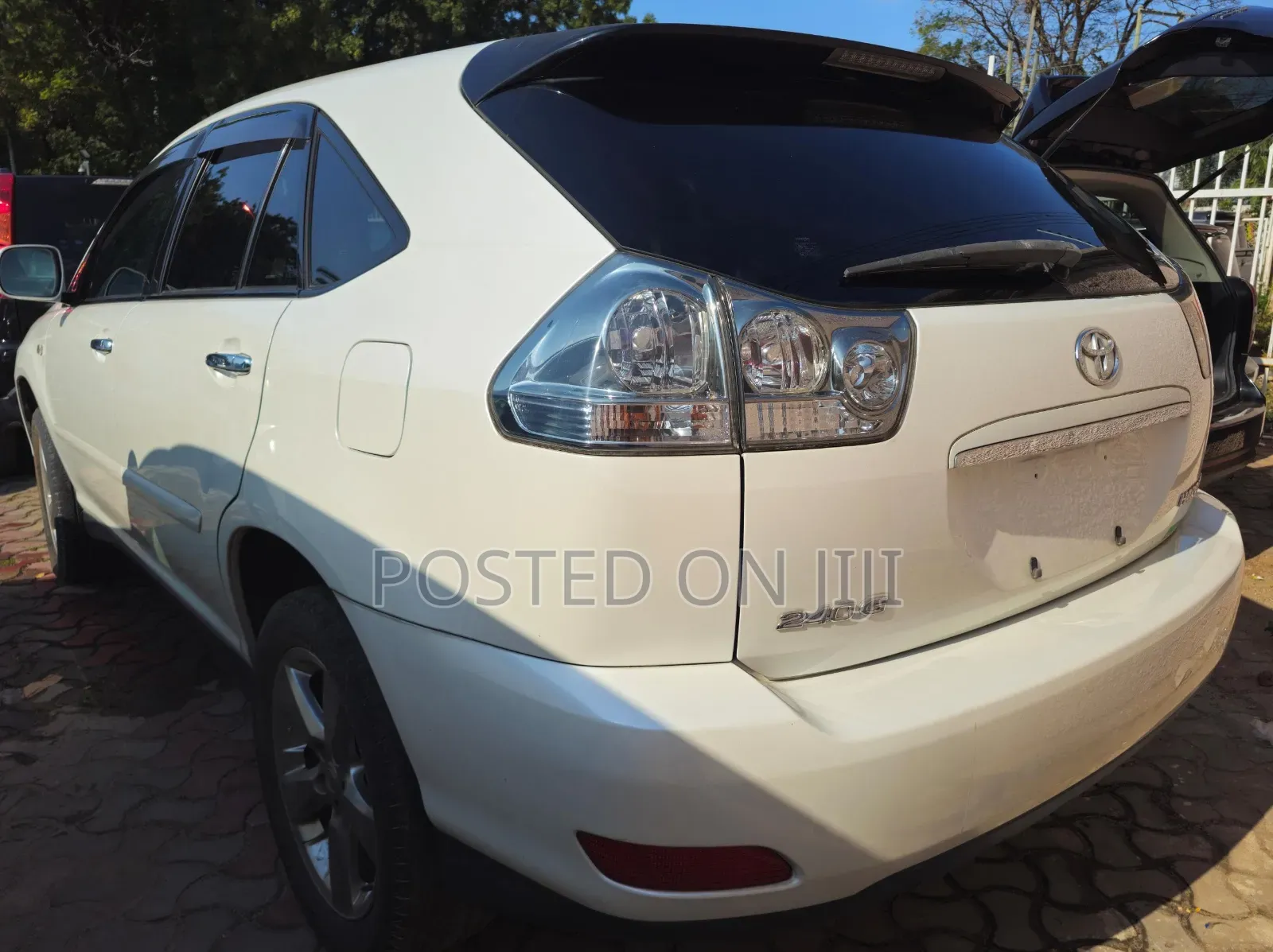 Toyota Harrier 2006 White