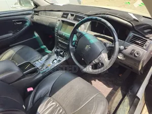 Toyota Crown 2006 White