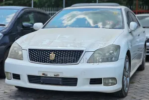 Toyota Crown 2006 White