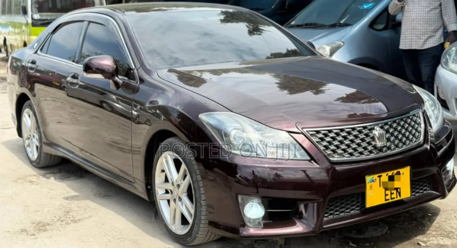 Toyota Crown 2010 Maroon