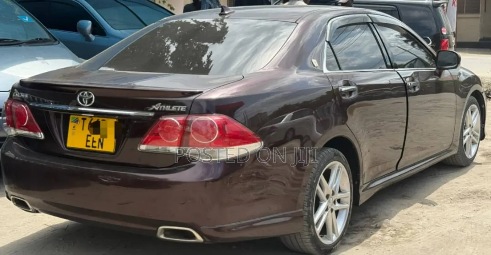 Toyota Crown 2010 Maroon
