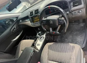 Toyota Crown 2010 Maroon