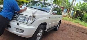 Toyota Land Cruiser 2003 White