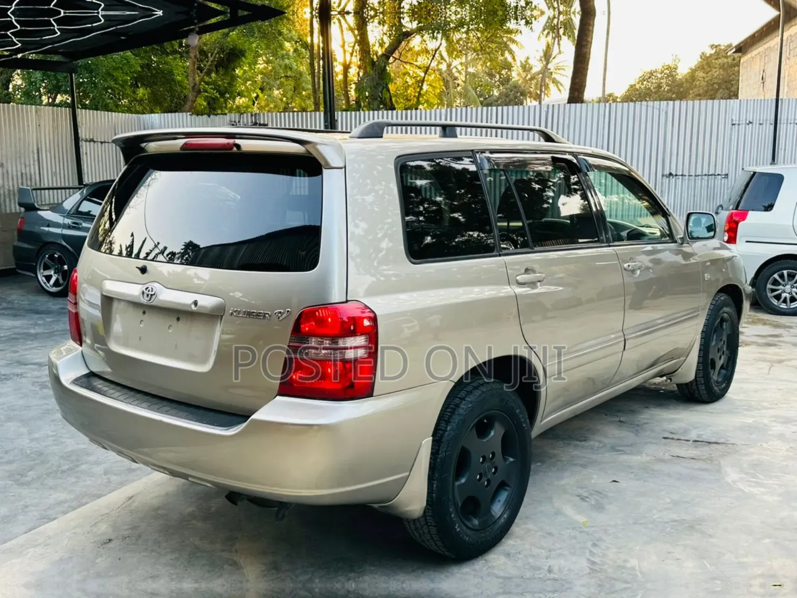 Toyota Kluger 2005 Gold