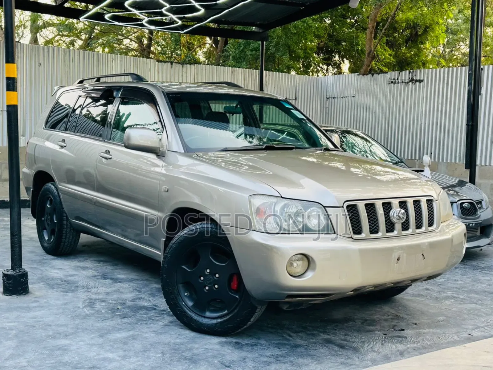 Toyota Kluger 2005 Gold