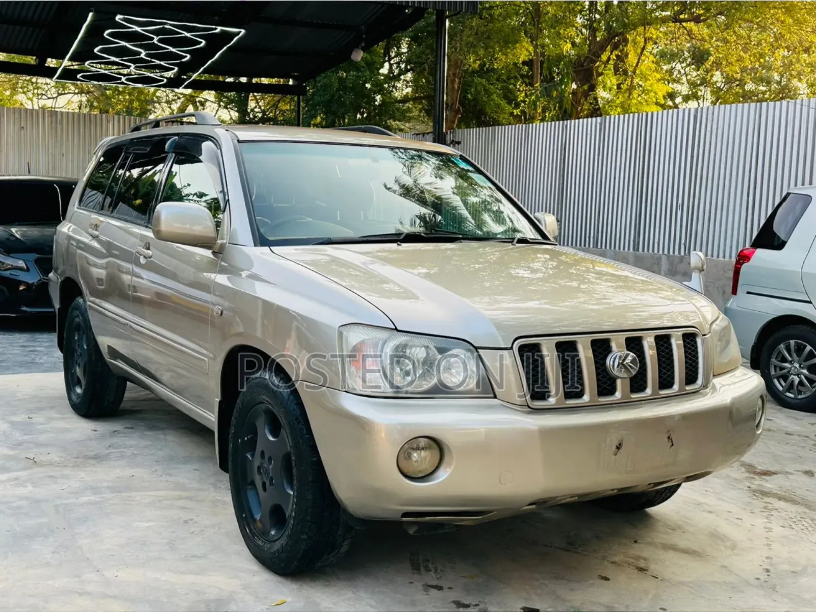 Toyota Kluger 2005 Gold