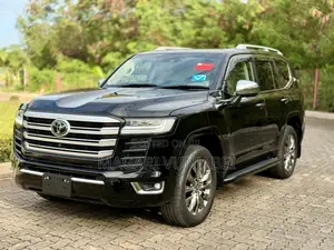 Toyota Land Cruiser 2023 Matt Black