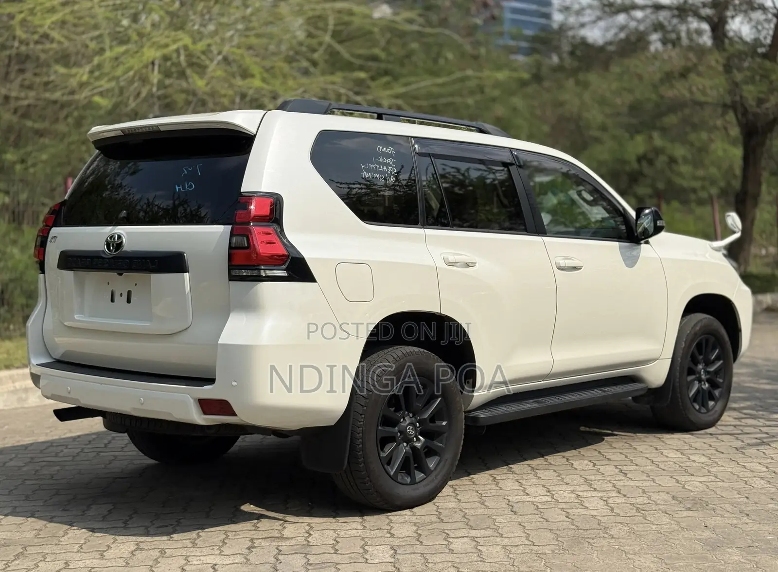 Toyota Land Cruiser Prado 2.7 2022 White
