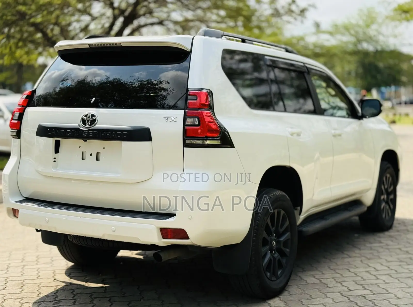 Toyota Land Cruiser Prado 2.7 2022 White