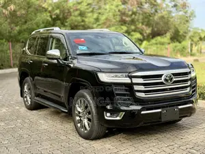 Toyota Land Cruiser 2023 Black