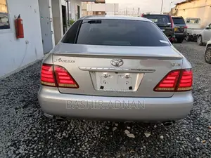 Toyota Crown 2006 Silver