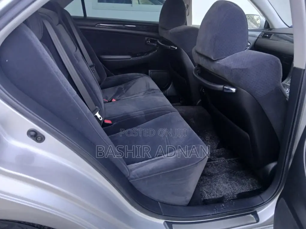 Toyota Crown 2006 Silver