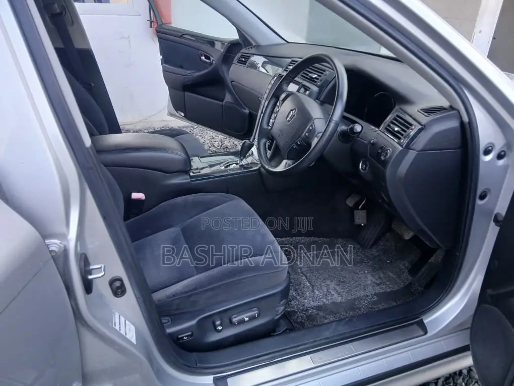 Toyota Crown 2006 Silver