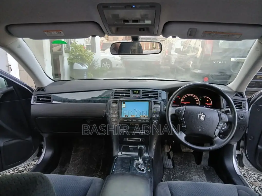 Toyota Crown 2006 Silver