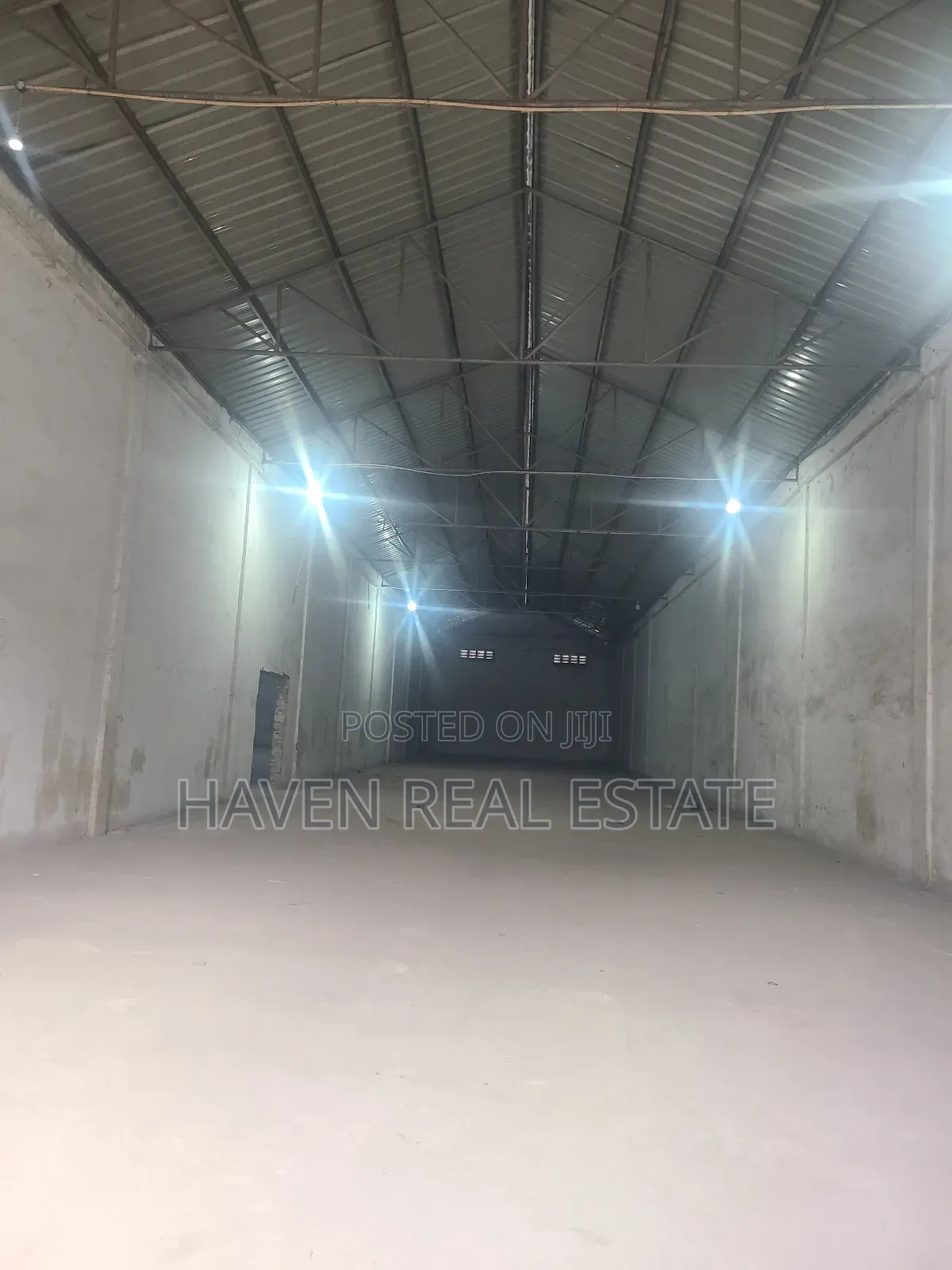Godown for Rent at Changombe