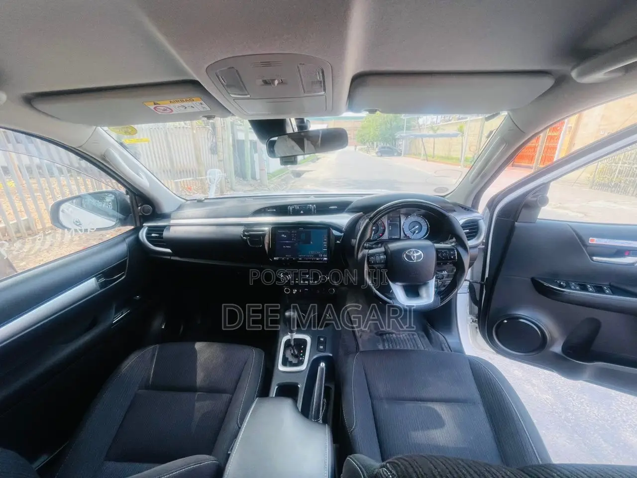 Toyota Hilux 2.4 Diesel 2020 White