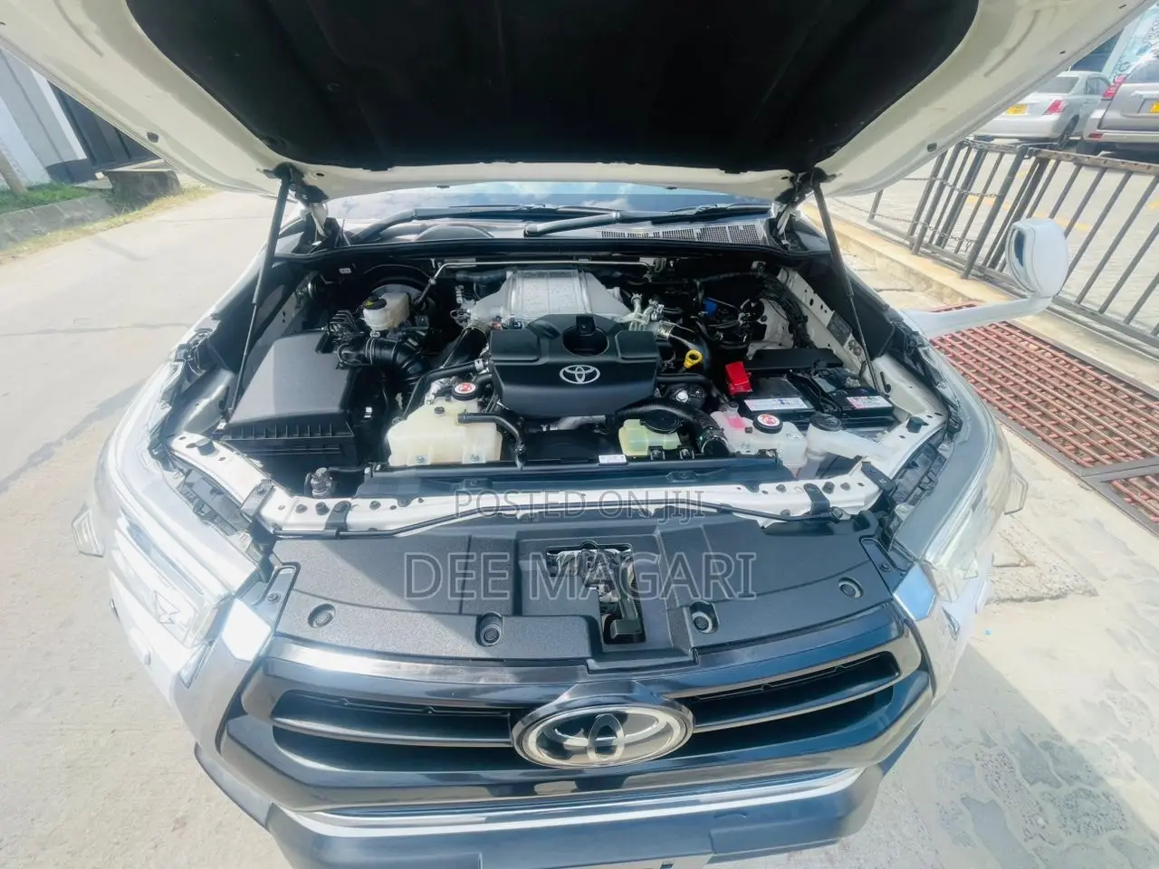 Toyota Hilux 2.4 Diesel 2020 White