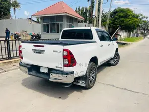 Toyota Hilux 2.4 Diesel 2020 White