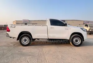 Toyota Hilux 2022 Off white