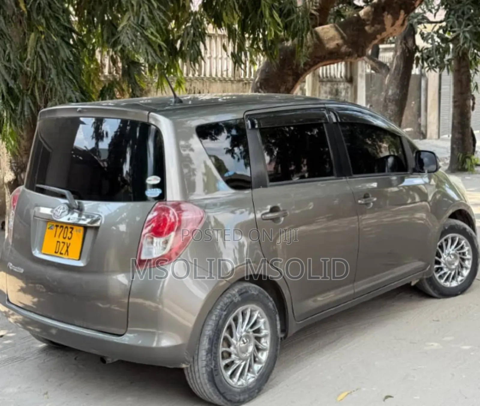Toyota Ractis 2008 Gray