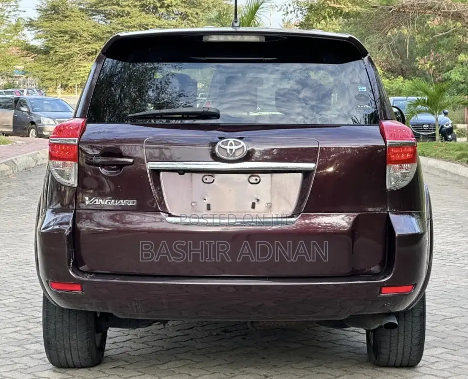 Toyota Vanguard 2010 Maroon