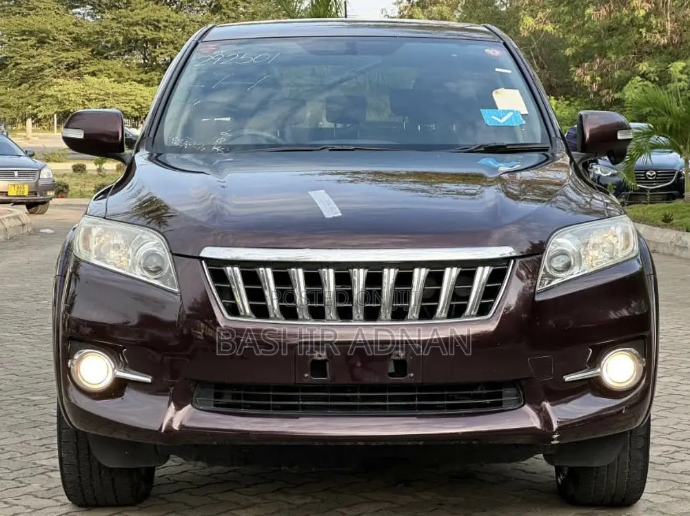 Toyota Vanguard 2010 Maroon