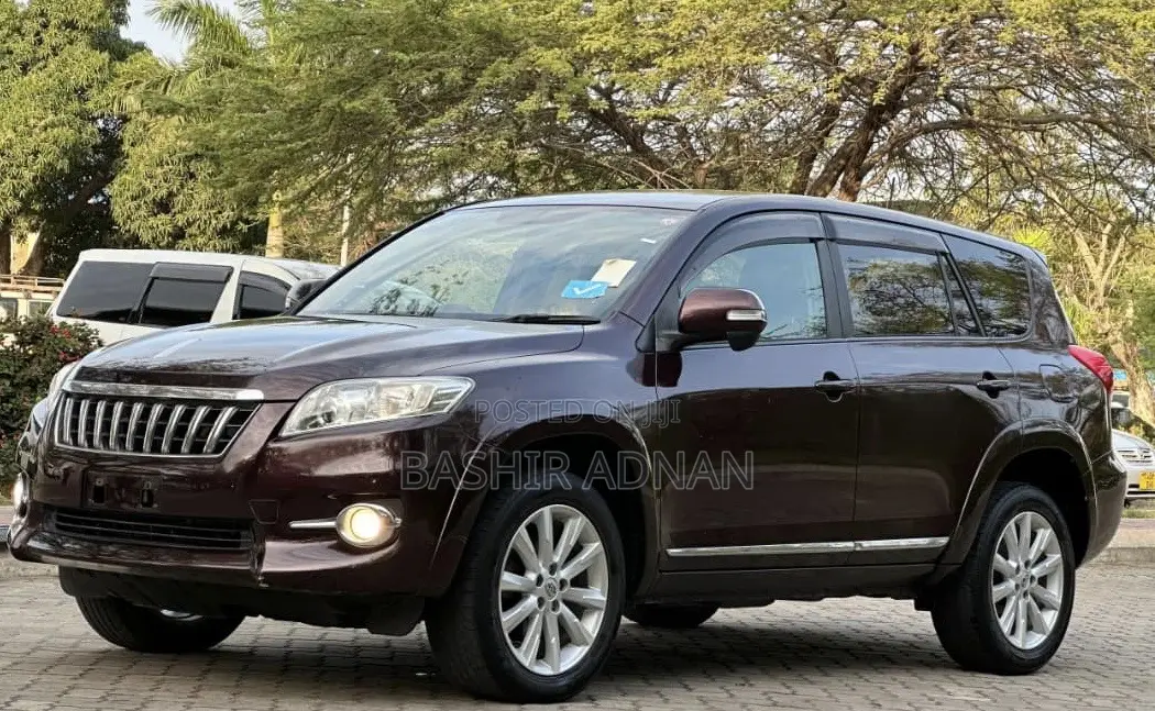 Toyota Vanguard 2010 Maroon