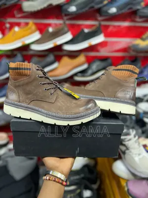 New Design for Men's Caterpillar Boots Material Pure Leather