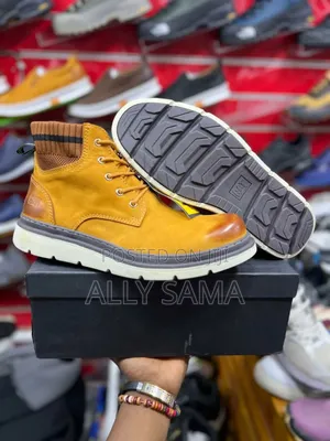 New Design for Men's Caterpillar Boots Material Pure Leather