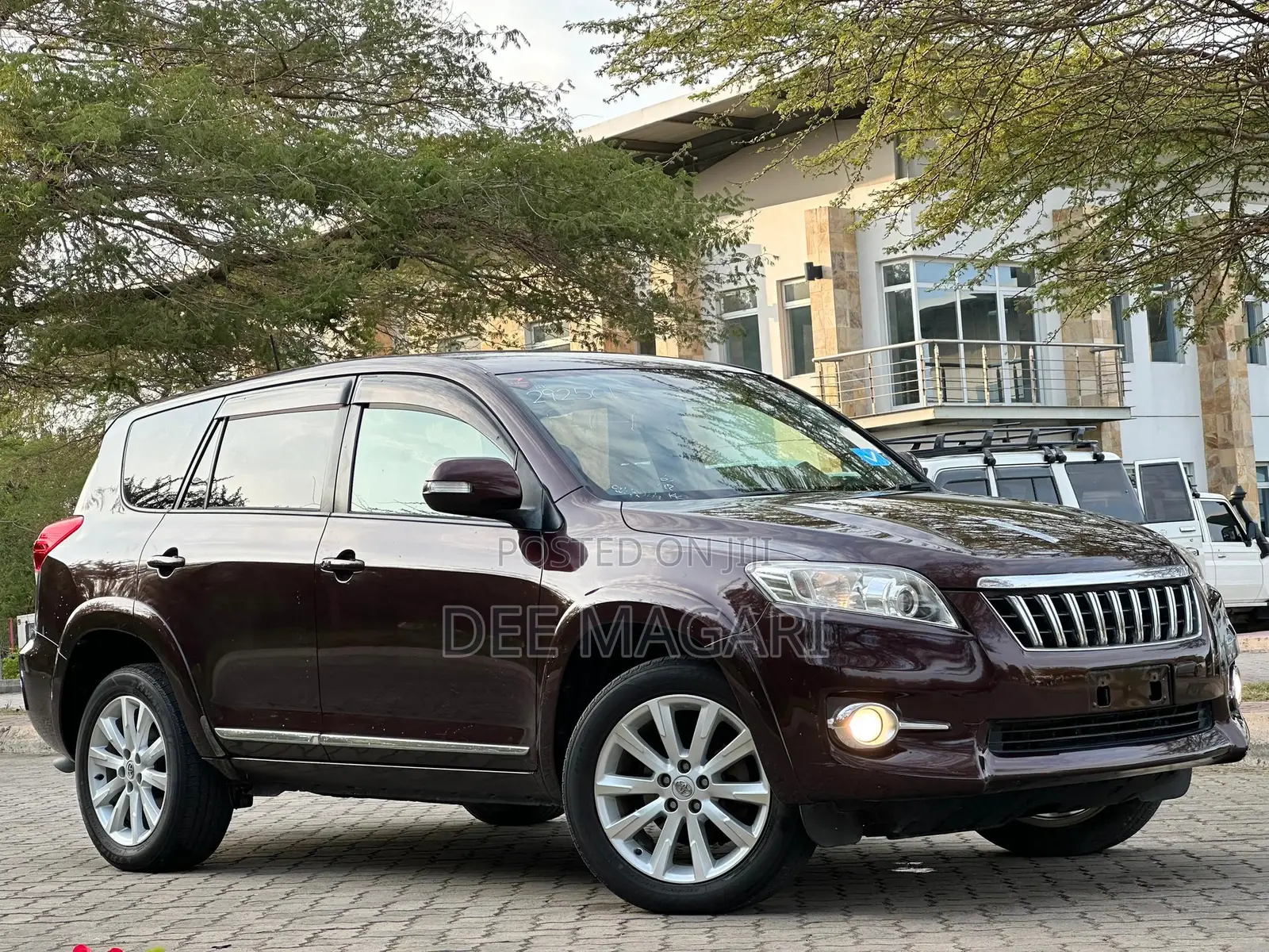 Toyota Vanguard 2010 Maroon