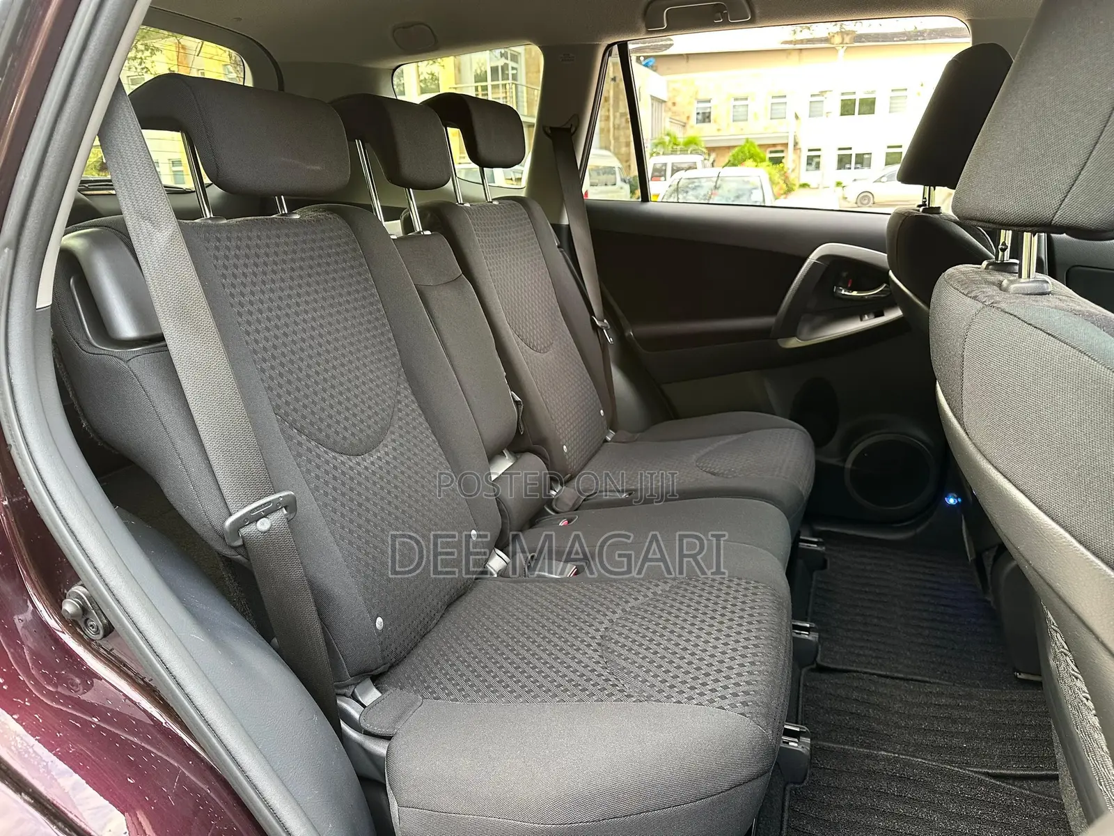 Toyota Vanguard 2010 Maroon