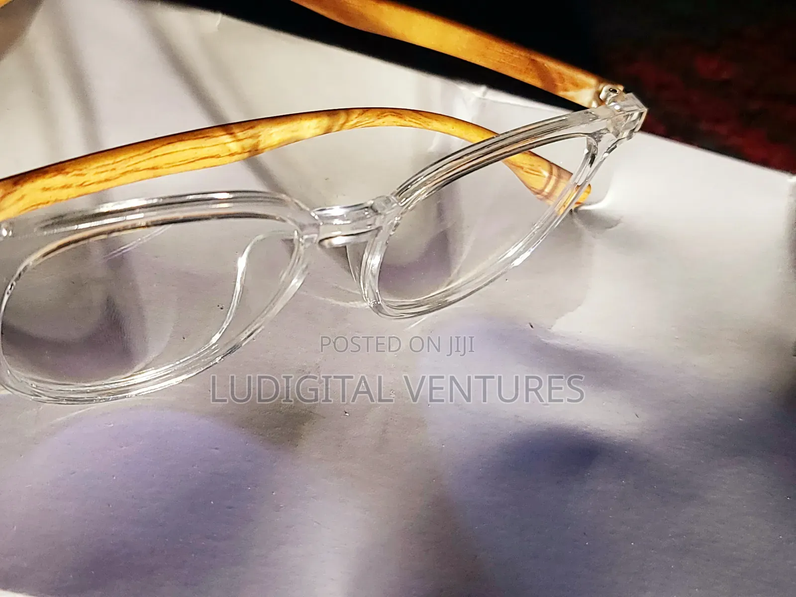 Wood Grain Glasses Frame Design Anti-Blue
Light Flat Optical Frame