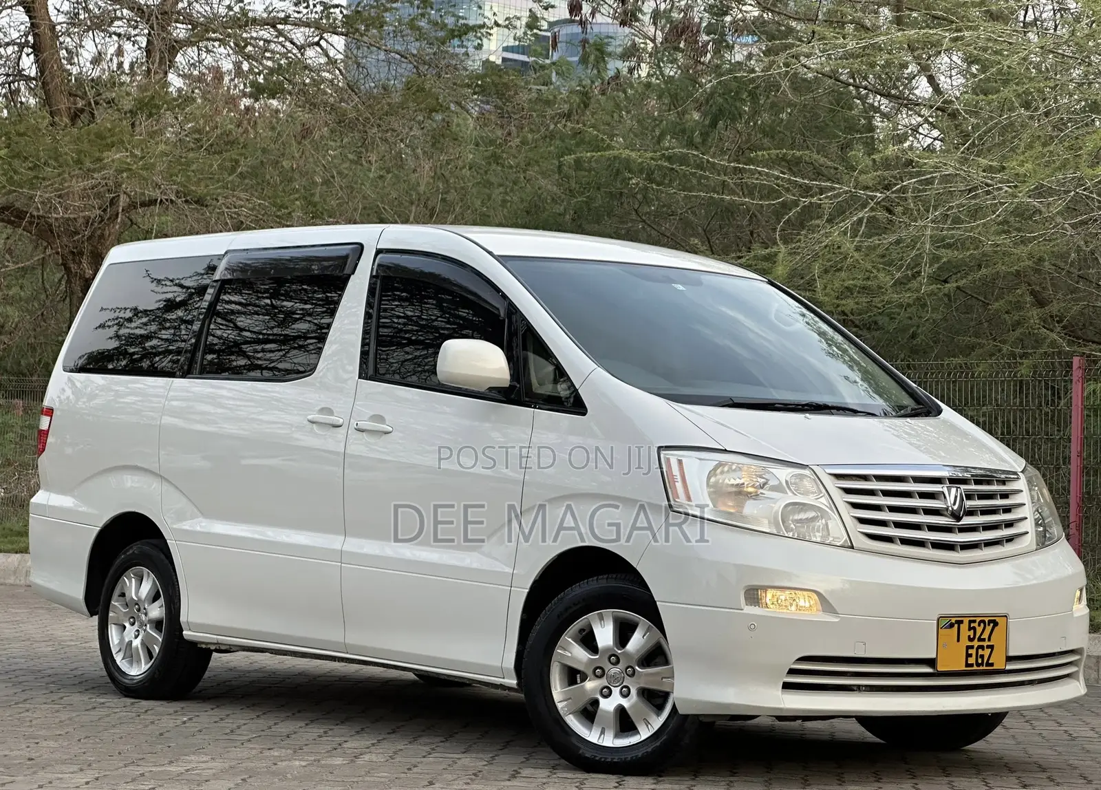 Toyota Alphard 2004 White
