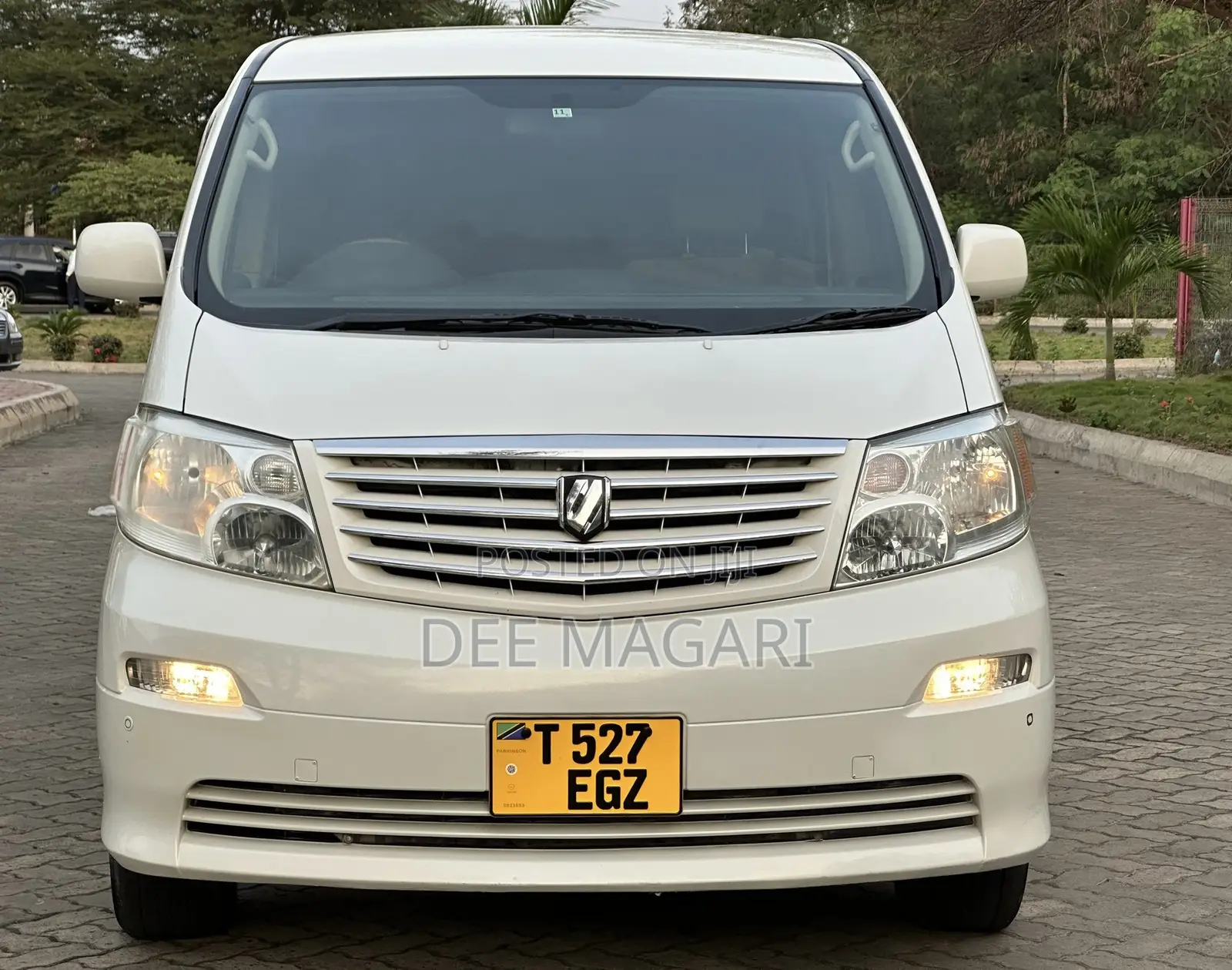 Toyota Alphard 2004 White
