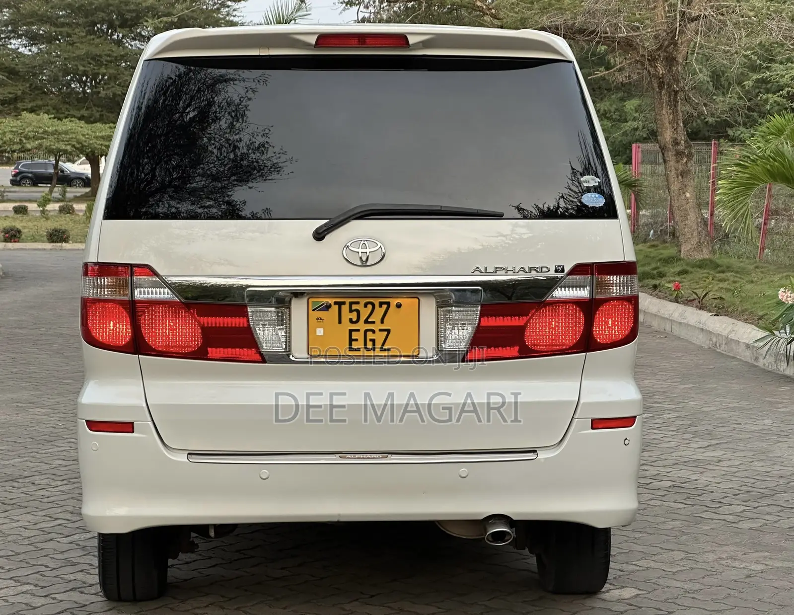 Toyota Alphard 2004 White