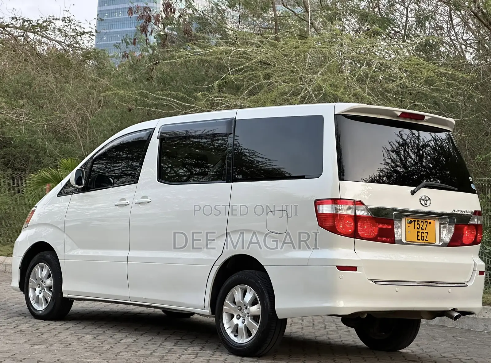 Toyota Alphard 2004 White