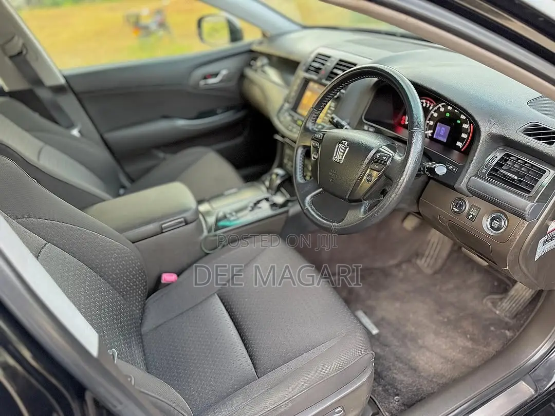 Toyota Crown 2009 Maroon