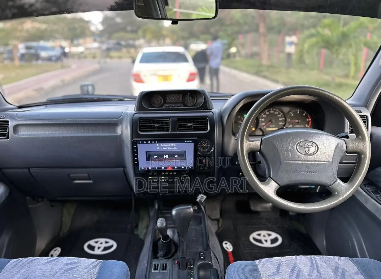 Toyota Land Cruiser Prado 2002 Silver