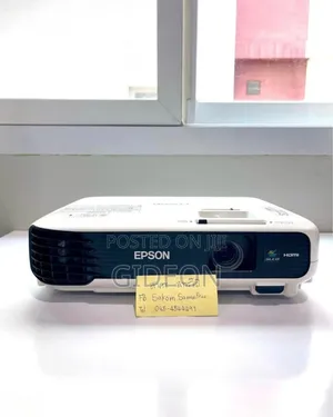 Epson Projector S04
